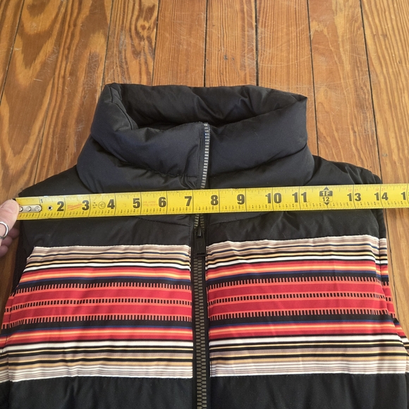 Pendleton Chalet Black & Red Striped Water Resistant Packable Down Women's Vest - Picture 6 of 9